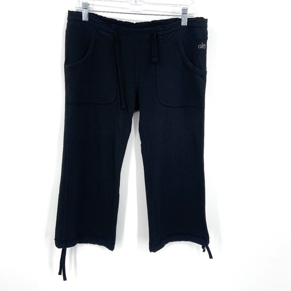ALO Black Cropped Capri Leg Tie Draw String Waist Athleisure Pants Size Small - Picture 1 of 5